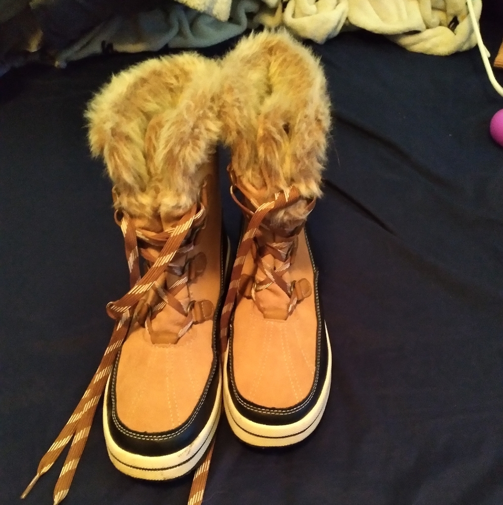 Universal Thread Goods Co. faux fur boots